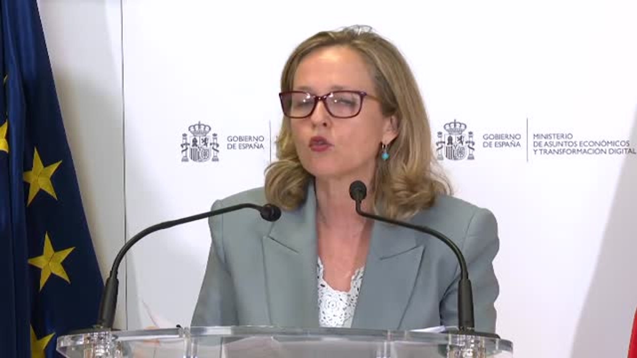 Nadia Calviño: "En este momento es esencial que los márgenes empresariales no se amplíen y que los salarios crezcan de manera moderada"