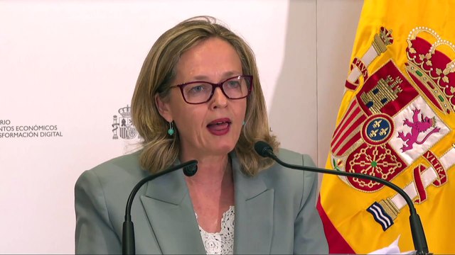 Calviño pide bajar beneficios y contener salarios