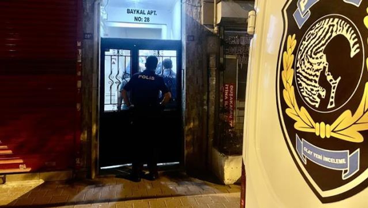 Bipolar hastası kadın, 81 yaşındaki annesini boğazını ekmek bıçağıyla keserek öldürdü