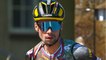 GALA VIDEO - Tour de France 2022 : un cycliste chute, se déboîte l’épaule… et se la remet en place tout seul