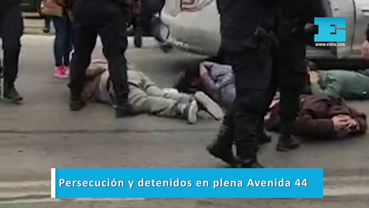 Persecución y detenidos en plena Avenida 44