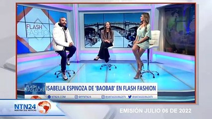 Moda Colombiana por el Río Sena de París.