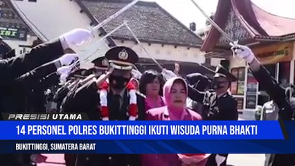 Tradisi Pedang Pora Lepas Purnabhakti Personil Polres Bukittinggi
