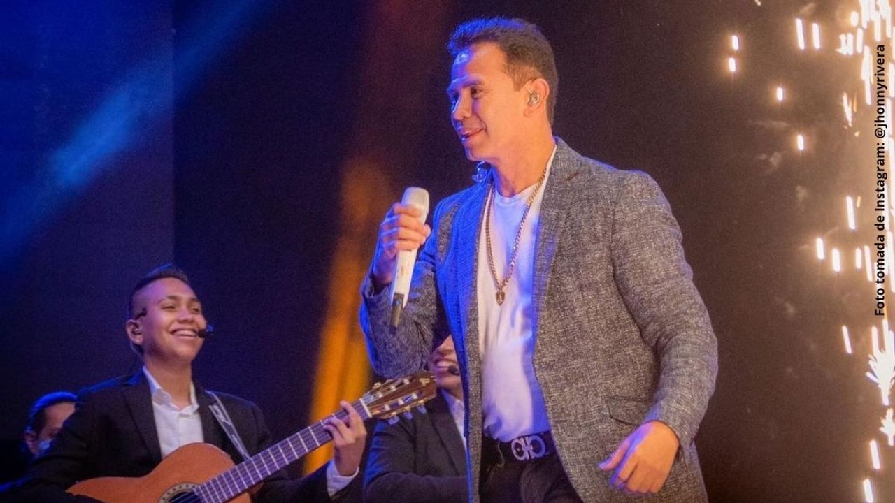 Jhonny Rivera "salió en pedazos" tras terminar su concierto en Melgar