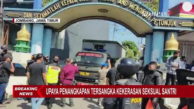 Pondok Pesantren Dikepung Polisi, Kalau Ada yang Menghalangi Bisa Dipidanakan!