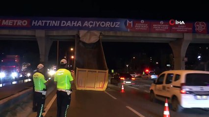 Sandalyesini, çekirdeğini kapan koştu! İstanbul'da garip manzara
