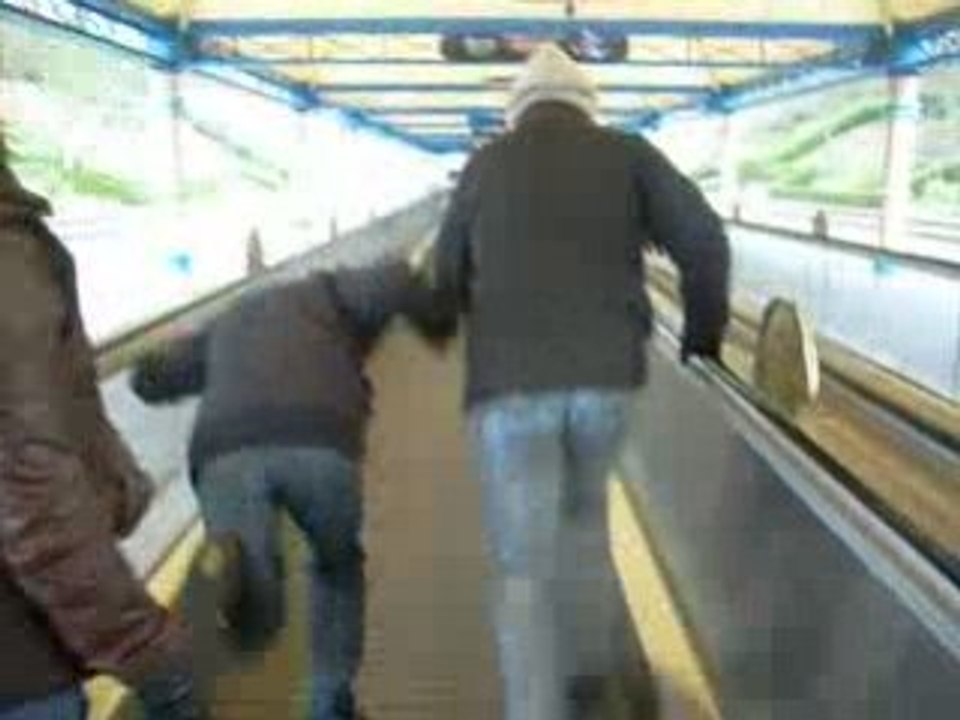 délire sur le tapis roulant a euro disney