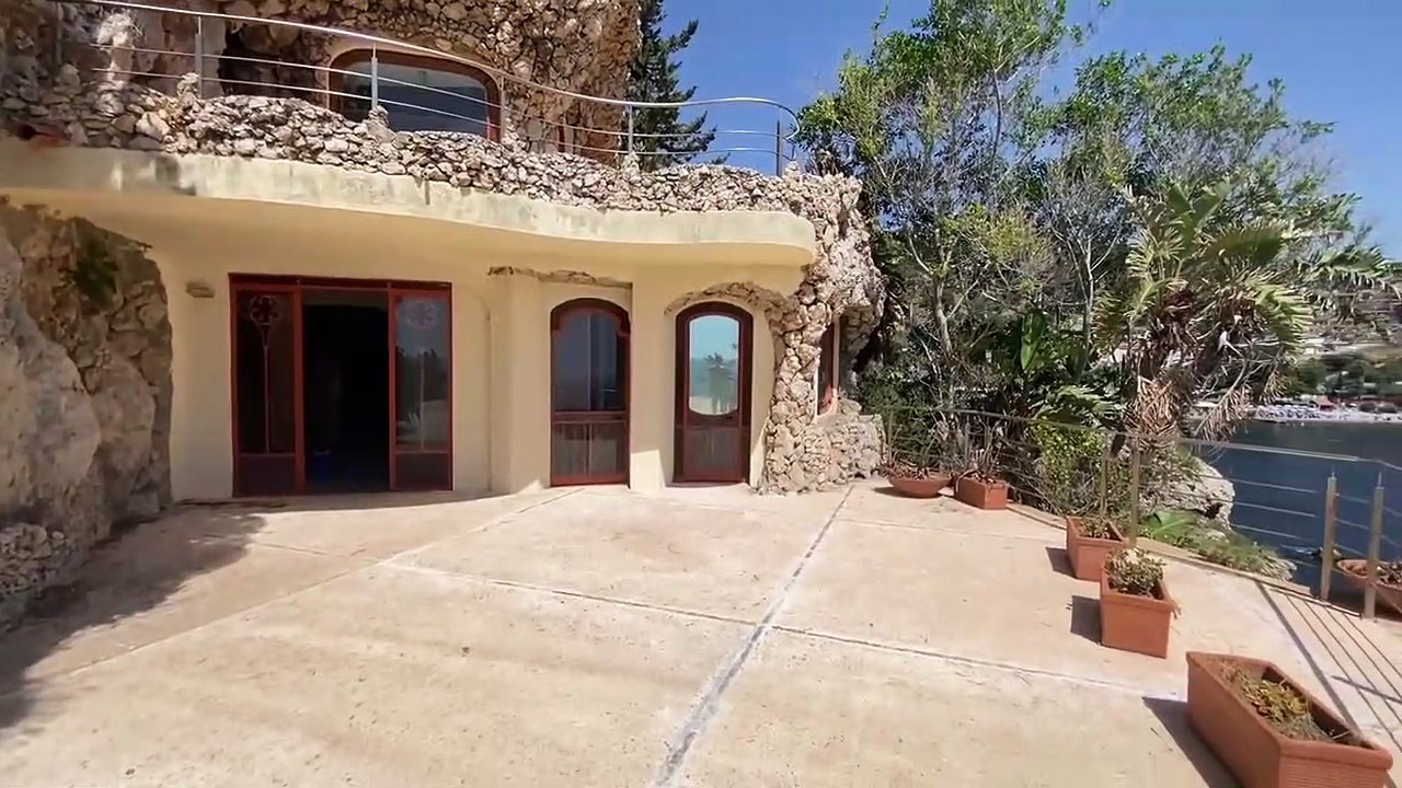 Isola Bella Clip