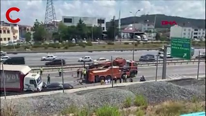 Sultanbeyli'de zincirleme kaza TEM'i kapattı