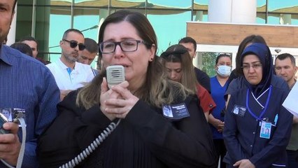 SAĞLIK ÇALIŞANLARI EYLEMDE; 'GERÇEKTEN MELEK GİBİ BİR İNSANA KIYDILAR'