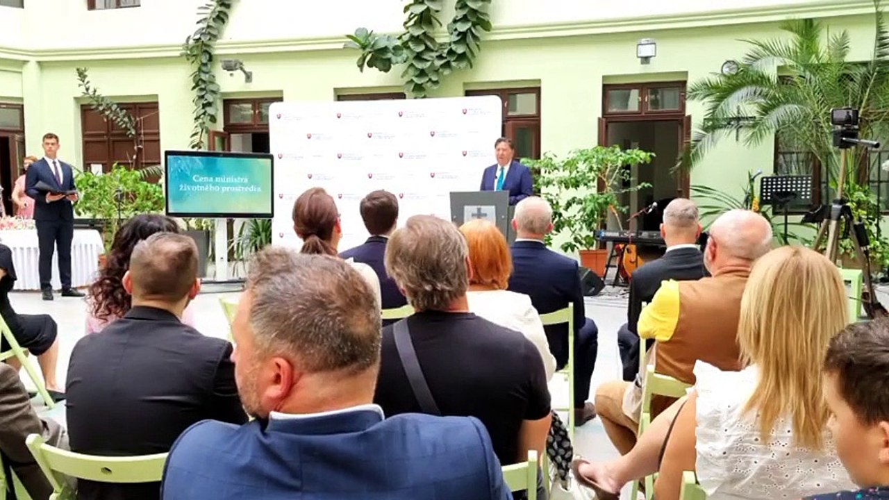 ZÁZNAM: J. Budaj odovzdal ceny za zásluhy v starostlivosti o životné prostredie