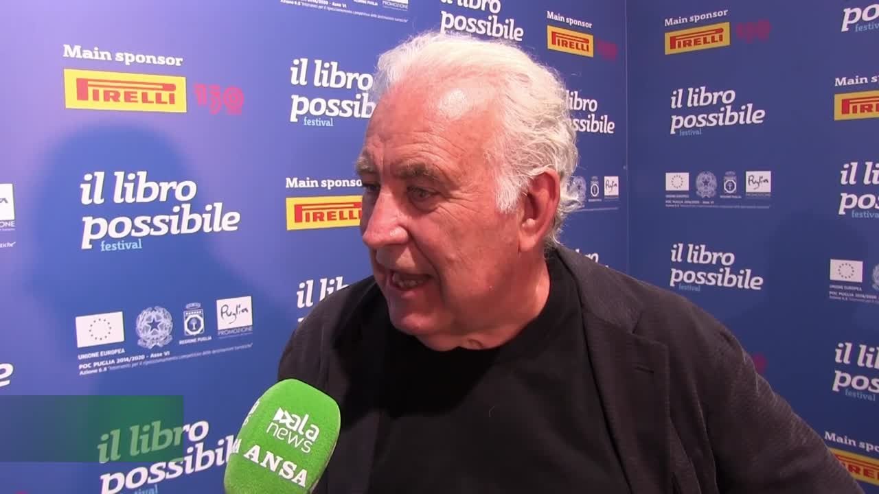 Il libro possibile, Santoro: "Societa' e' divisa in due: quelli che partecipano e quelli che stanno ai margini"