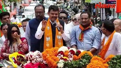 फडणवीसांच्या बॅनर्स वरून शाहंचा फोटो गायब! कारण आलं समोर  