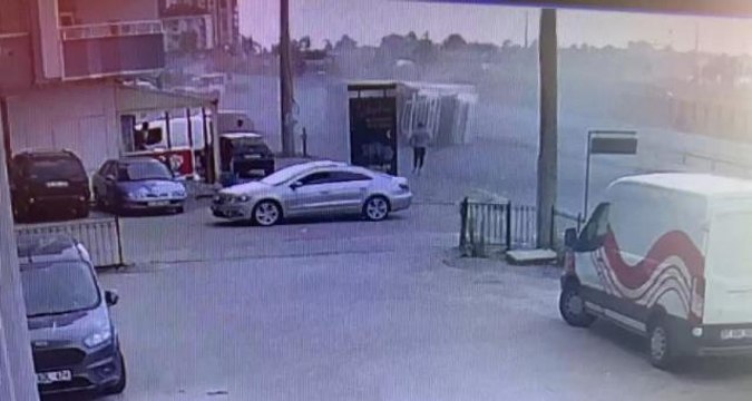 Son dakika haberleri! Dinamit yüklü tırın devrildiği kaza anı kameralara yansıdı