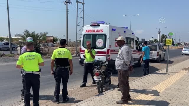 Hafif ticari araçla çarpışan motosikletin sürücüsü yaralandı