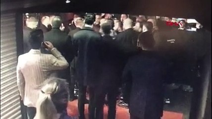 Sarallar çetesinin eğlence mekanı bastığı anlar kamerada