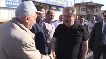 ESKİŞEHİR - BBP Genel Başkanı Destici, baba ocağında biçerdöverle arpa hasadı yaptı