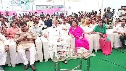 आवासनियों के विवाह में शामिल हुई महिला और बाल विकास मंत्री, दिया 15-15 हजार रुपए का चैक