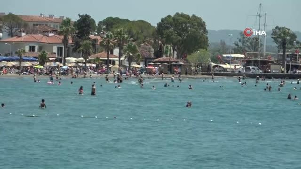 Muğla'nın Ula ilçesine bağlı 'Sakin Şehir' unvanlı Akyaka sakinliğini koruyor