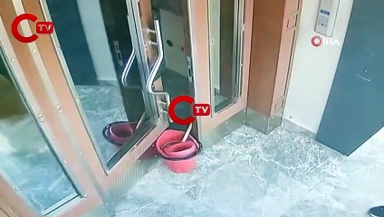 Ümraniye'de kargocu oyunu: Daireye girip hırsızlık yaptı