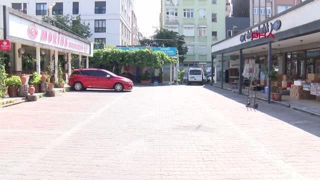 İSTANBUL-BAKIRKÖY ZEYTİNLİK HALK PAZARINDA YIKIM GERGİNLİĞİ