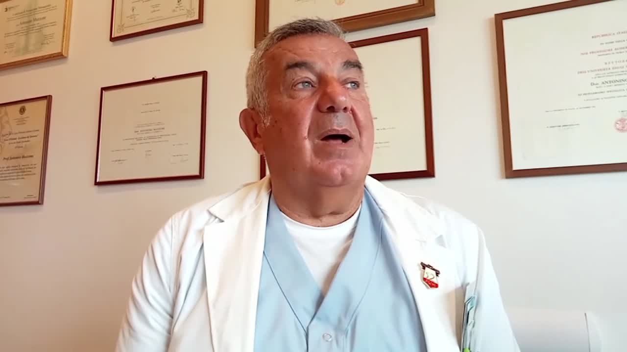 Mazzone: "Il virus del Covid e' cambiato e il vaccino e' vecchio di due anni, quarta dose inutile"