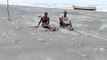Fishermen Safe In Konaseema Shores: కొత్తపాలెం మొగ తీరానికి చేరుకున్న నలుగురు జాలర్లు | ABP Desam