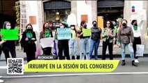 VIDEO: Mujer proaborto irrumpe en el Congreso de Michoacán