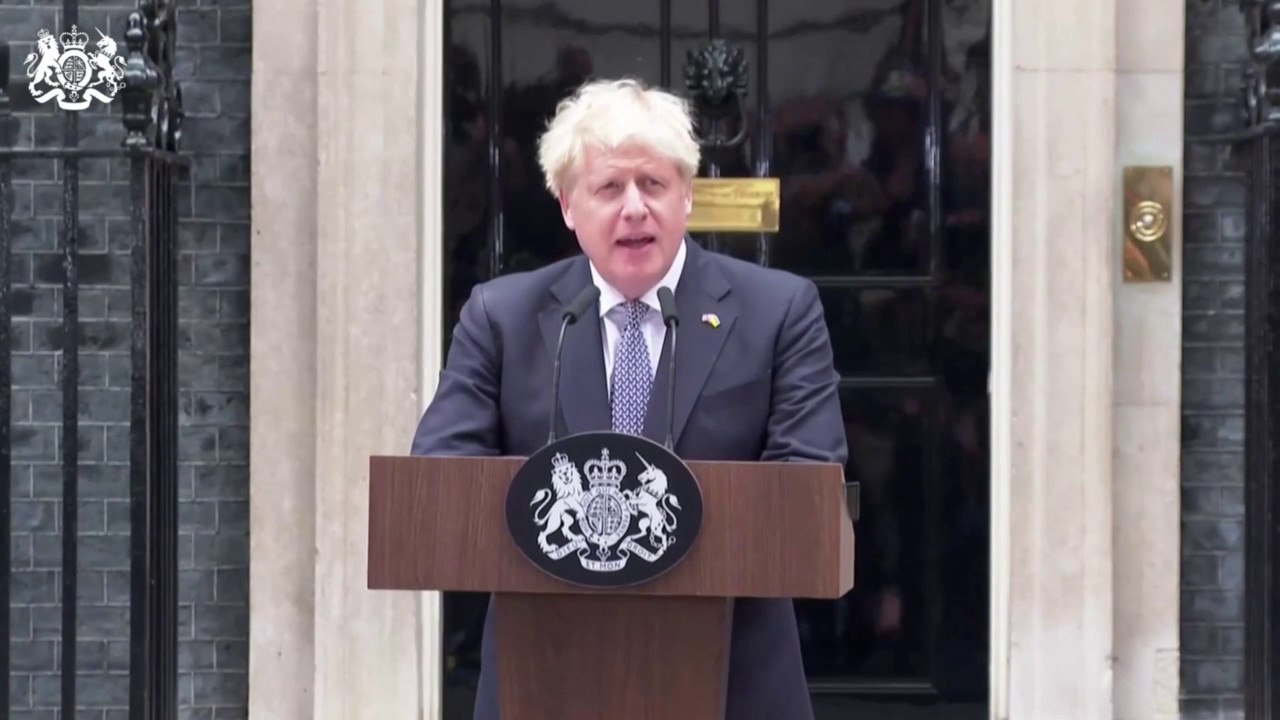 Regno Unito, Johnson si dimette. "Nessuno è indispensabile"
