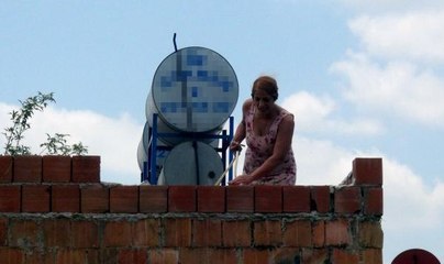 TARTIŞTIĞI KOMŞUSUNUN EVİNİ KUNDAKLAYIP, KENDİSİNİ YAKMAYA KALKTI; OPERASYONLA YAKALANDI