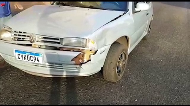 Carros se envolvem em colisão no Centro de Cascavel