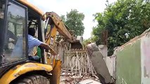 VIDEO... Ahmedabad : अवैध निर्माण पर चला बुलडोजर