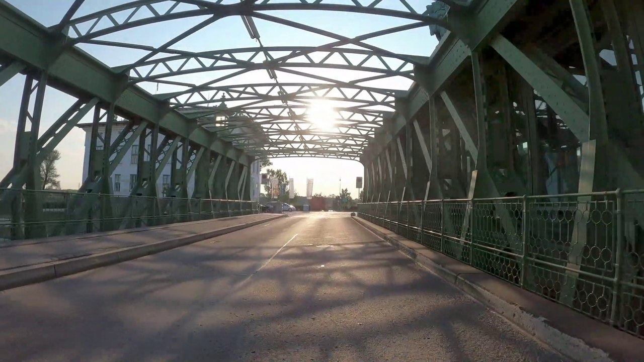 Wien am Rad: Schemerlbrücke-Brigitta Spitz frühmorgens