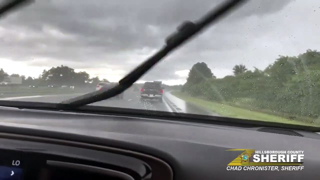 Deux voitures se sont frapper par la foudre sur l'autoroute