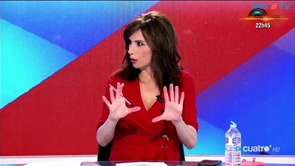 MARTA FLICH, VESTIDO ROJO ESCOTADO