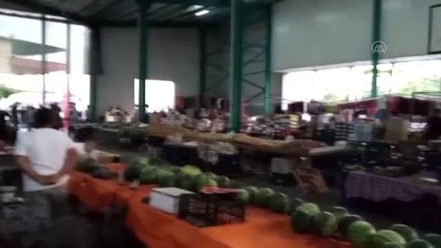 Son dakika haberleri: Semt pazarında çıkan silahlı ve bıçaklı kavgada 10 kişi yaralandı