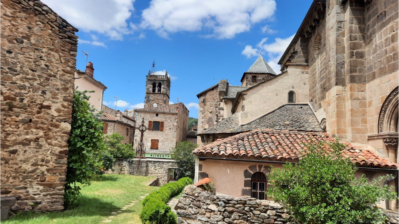 Les orgues de Chadecol à Blesle en Haute-Loire