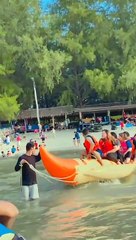 Banana Boat di Pantai Permai