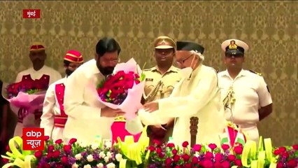 उद्धव ठाकरे को लगा एक और झटका, 32 पार्षदों ने थामा एकनाथ शिंदे का हाथ