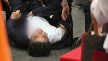 [뉴스앤이슈] 아베 전 총리 유세 중 쓰러져..."큰 총성 들려" / YTN