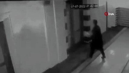 Camiyi benzin dökerek yakmaya çalışan kişi tutuklandı
