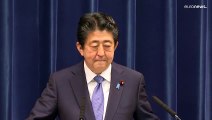 Экс-премьер Японии Синдзо Абэ находится между жизнью и смертью