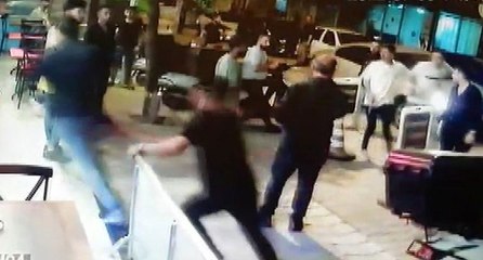 Avcılar’da tehditler savurup, dehşeti yaşattılar