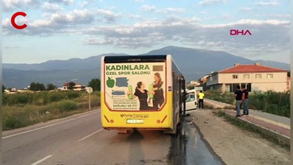 Halk otobüsü ile çarpışan ekmek dağıtım aracının sürücüsü öldü