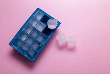 Cette astuce permet de faire des glaçons en 30 minutes