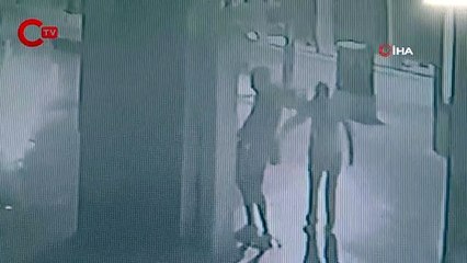 Roma figürlü heykele önce tekme attı sonra benzin dökerek yaktı