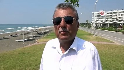 Kurbanlık keçi denize atlayıp yüzerek kaçmaya çalıştı
