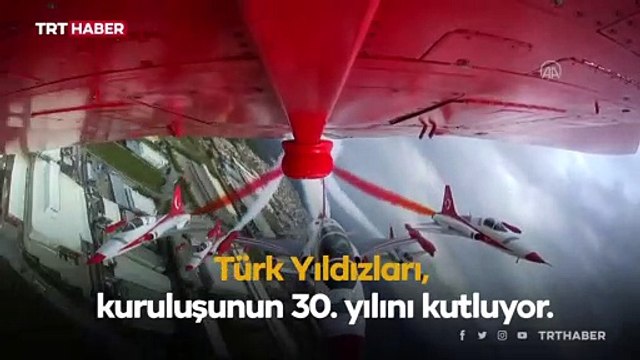 Nefes kesen görüntüler: Türk Yıldızları 30 yıldır gökyüzünü kırmızı beyaza boyuyor!