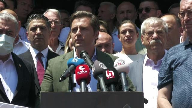 Chp, Görevden Uzaklaştırılan Mustafa Kayalar'a Sahip Çıktı. Deniz Yücel: Menderes'i ve Mustafa Kayalar'ı Kimseye Yedirmeyeceğiz