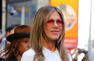 Jennifer Aniston paga tributo a funcionário de ‘The Morning Show’ morto em acidente de moto